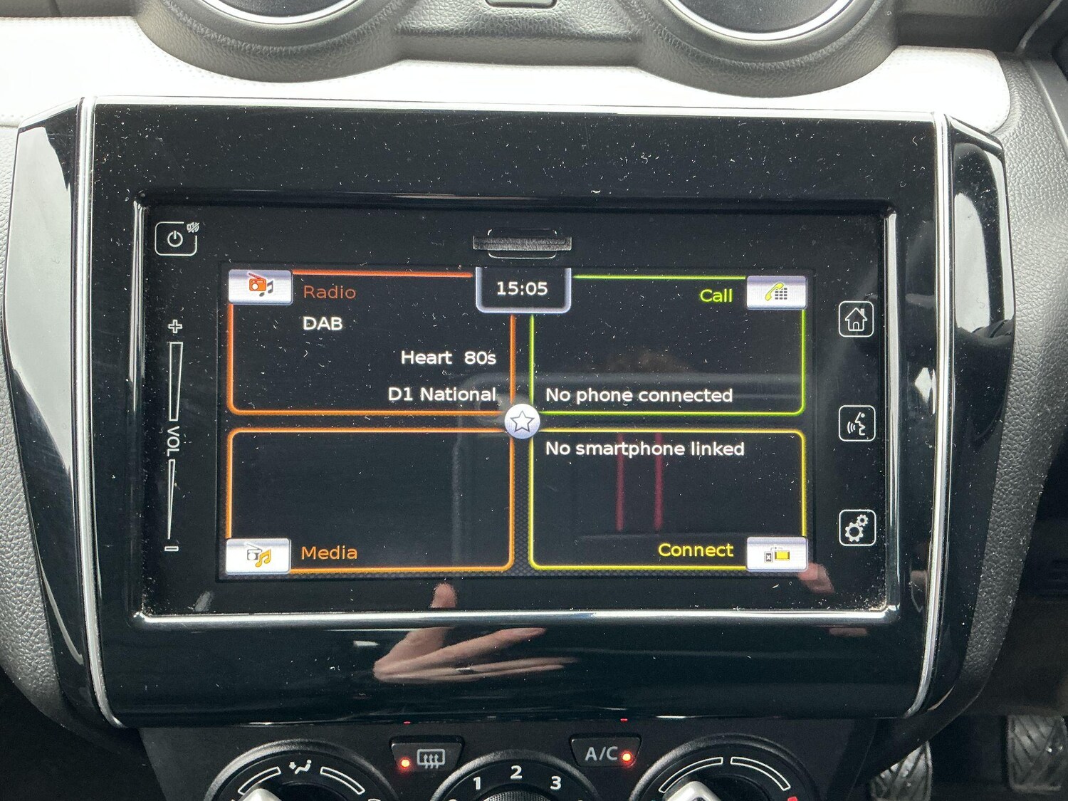 Used Suzuki Swift 2018 for sale - 77586129: Photo 32