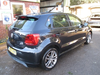 Used Volkswagen Polo 2017 for sale - 76892629: Photo