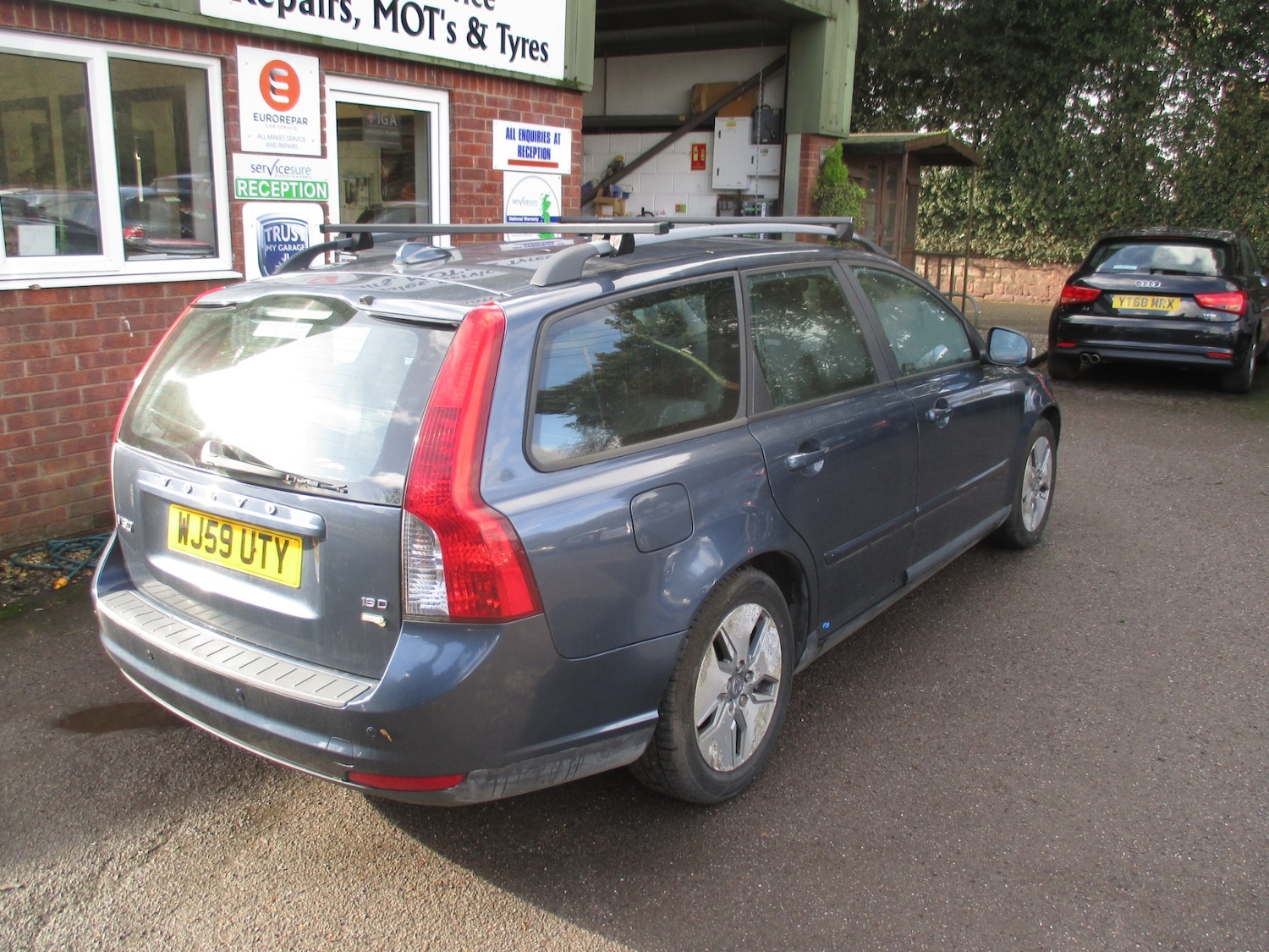 Used Volvo V50 2009 for sale - 74729641: Photo 4
