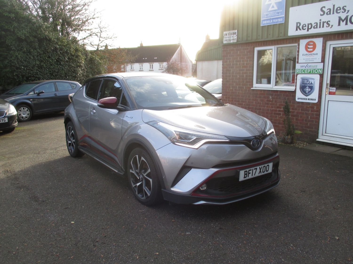 Used Toyota C-HR 2017 for sale - 76892621: Photo 1