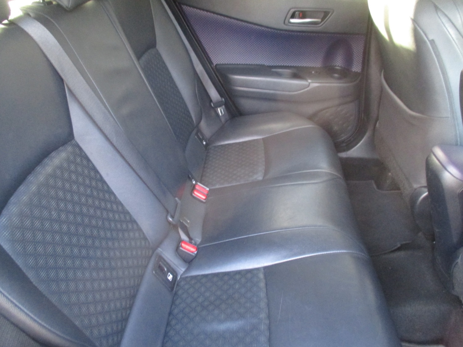 Used Toyota C-HR 2017 for sale - 76892621: Photo 6