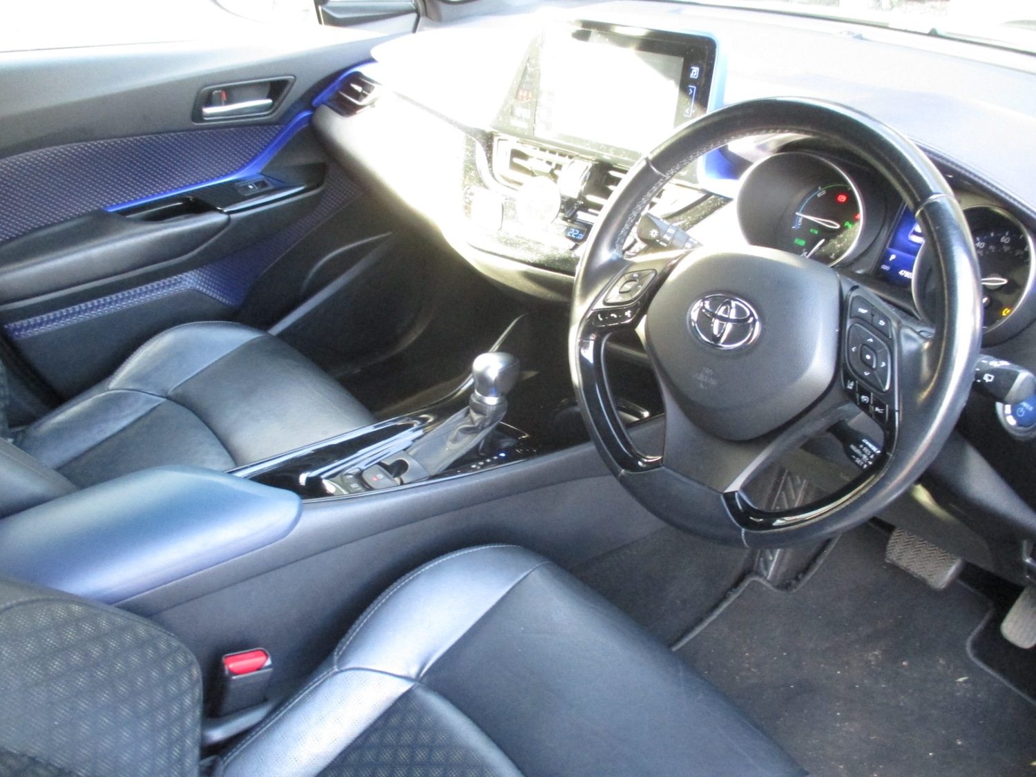 Used Toyota C-HR 2017 for sale - 76892621: Photo 7
