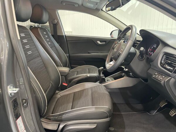 Used Kia Stonic 2023 for sale - 75730809: Photo 17