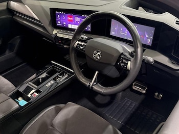 Used Vauxhall Astra 2023 for sale - 77493492: Photo