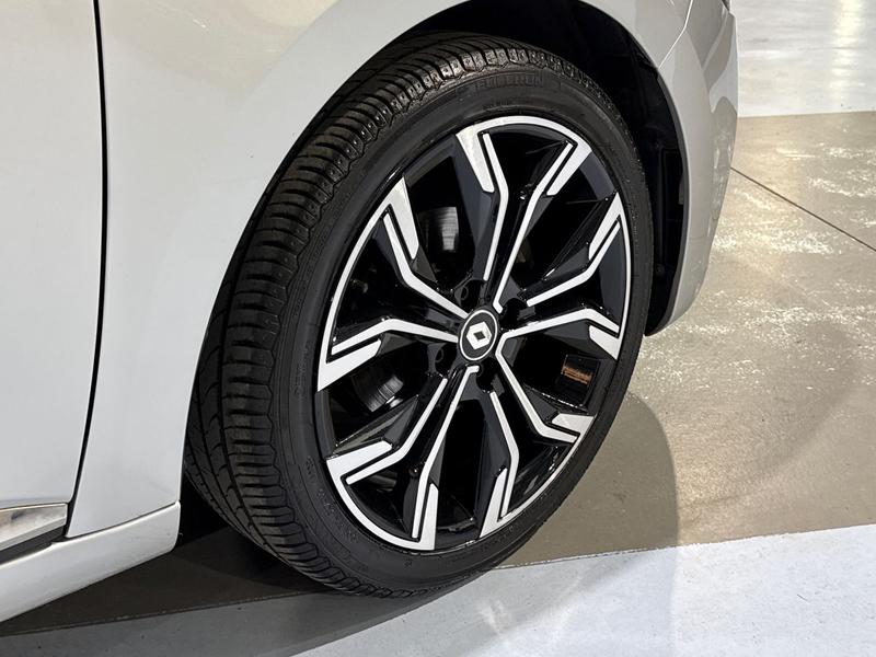 Used Renault Clio 2023 for sale - 76415943: Photo 4