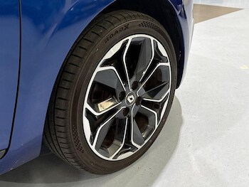 Used Renault Clio 2018 for sale - 77427293: Photo