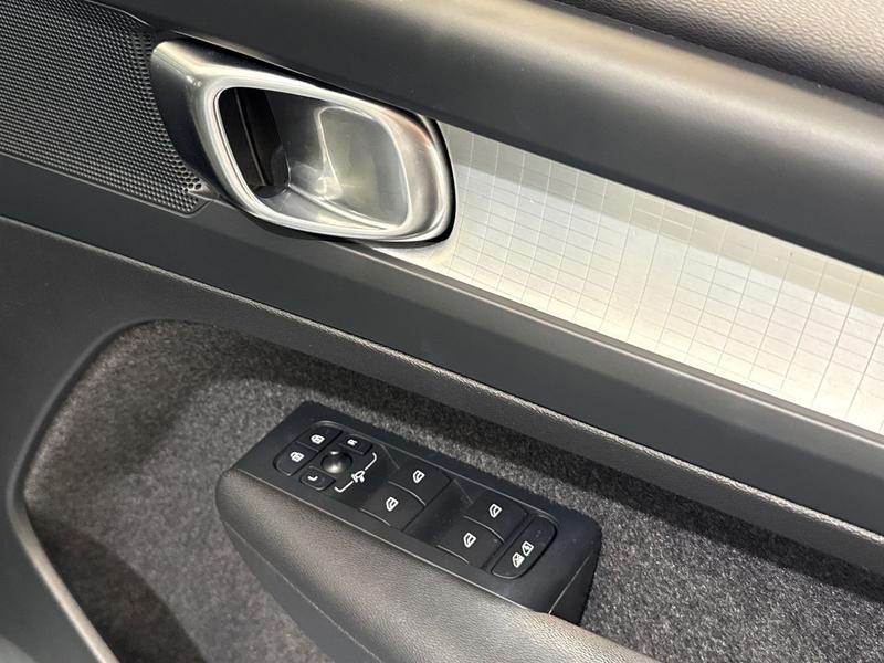 Used Volvo XC40 2023 for sale - 76244758: Photo 17