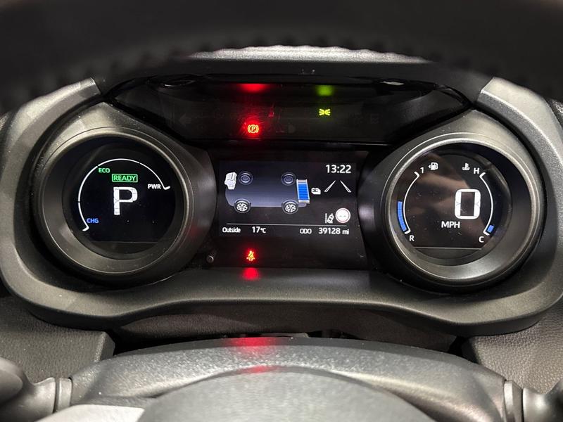 Used Toyota Yaris 2022 for sale - 77176232: Photo 19