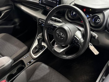 Used Toyota Yaris 2022 for sale - 77176232: Photo