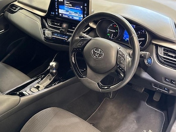 Used Toyota C-HR 2018 for sale - 78918184: Photo