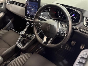 Used Renault Clio 2025 for sale - 78463025: Photo
