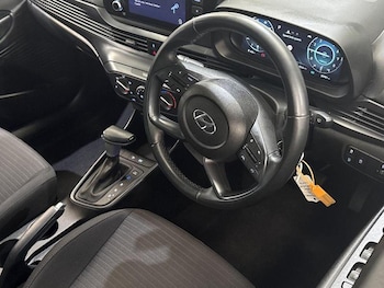 Used Hyundai i20 2023 for sale - 77918619: Photo