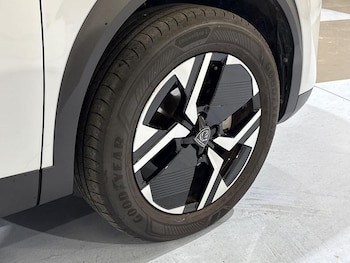 Used Peugeot 2008 2024 for sale - 75399293: Photo