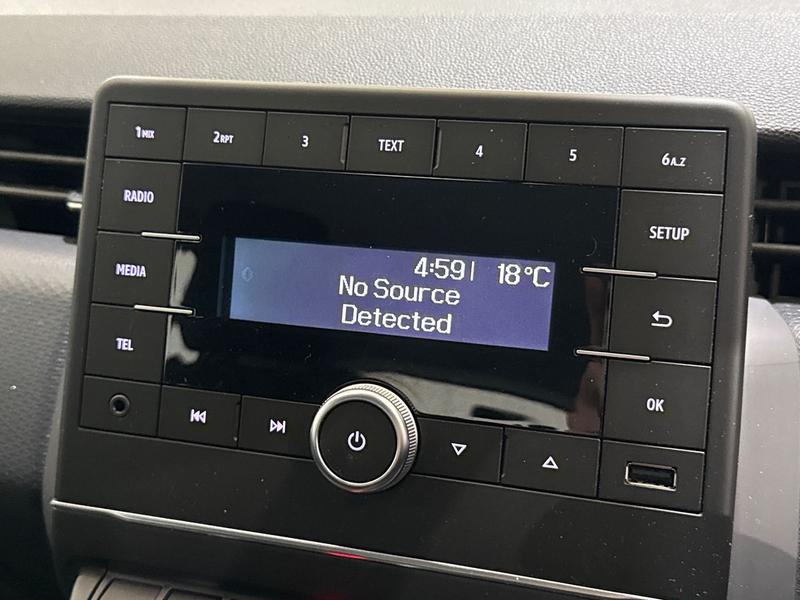 Used Renault Clio 2020 for sale - 76154169: Photo 27