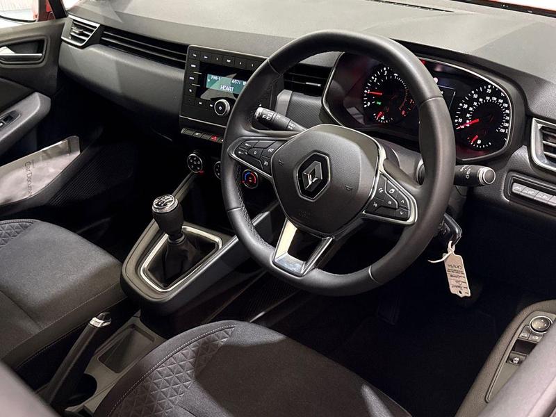 Used Renault Clio 2020 for sale - 76154169: Photo 3