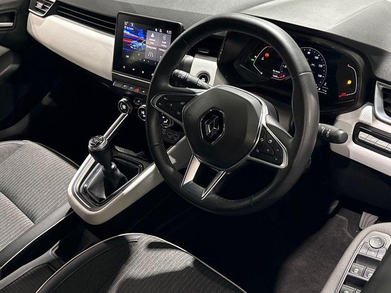 Used Renault Clio 2021 for sale - 77493511: Photo 3