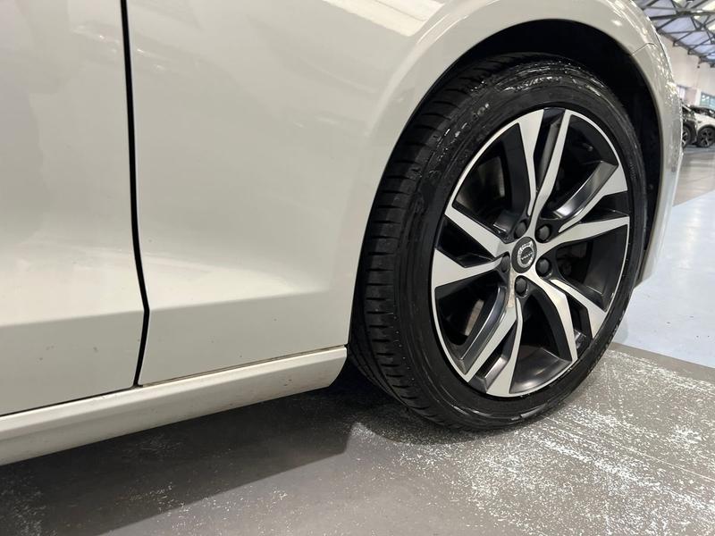 Used Volvo V60 2019 for sale - 76076683: Photo 4