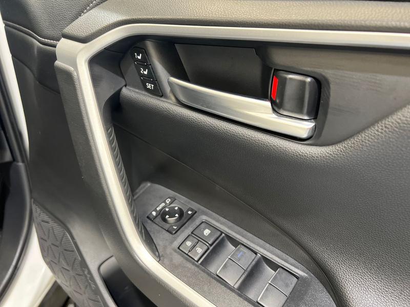 Used Toyota RAV4 2020 for sale - 76117479: Photo 18