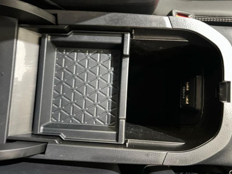 Used Toyota RAV4 2020 for sale - 76117479: Photo 24