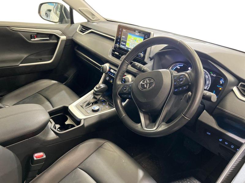 Used Toyota RAV4 2020 for sale - 76117479: Photo 3