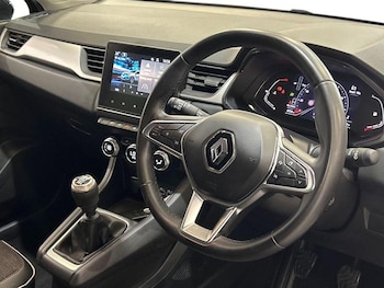 Used Renault Captur 2024 for sale - 78992079: Photo
