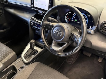 Used Toyota Yaris Cross 2022 for sale - 79170273: Photo