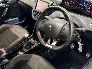 Used Peugeot 2008 2019 for sale - 77965842: Photo