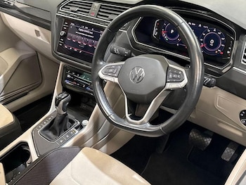Used Volkswagen Tiguan 2021 for sale - 76117512: Photo 3