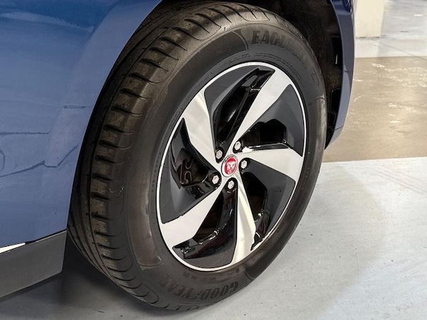 Used Jaguar F-Pace 2022 for sale - 74093453: Photo 4