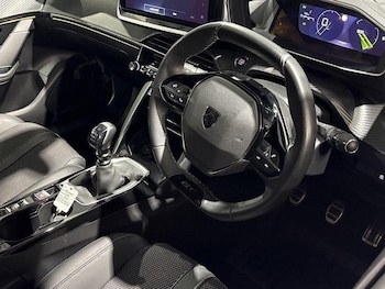 Used Peugeot 208 2024 for sale - 76670132: Photo