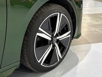 Used Peugeot 308 2024 for sale - 77965840: Photo