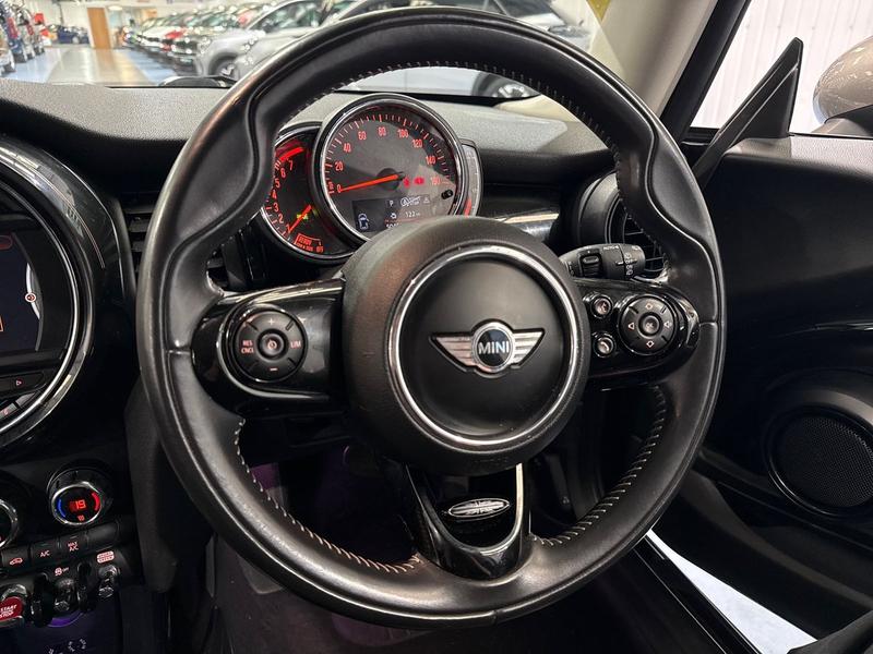Used MINI Hatch 2018 for sale - 77532768: Photo 18