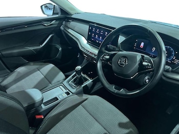 Used Skoda Octavia 2020 for sale - 76382160: Photo