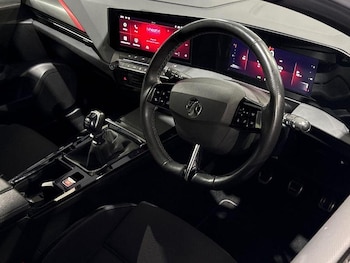 Used Vauxhall Astra 2022 for sale - 76597647: Photo