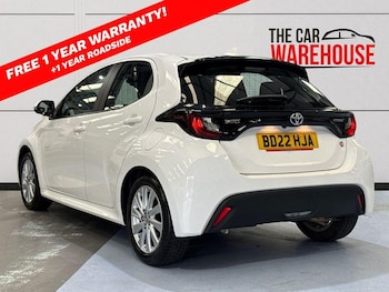 Used Toyota Yaris 2022 for sale - 76117412: Photo 2