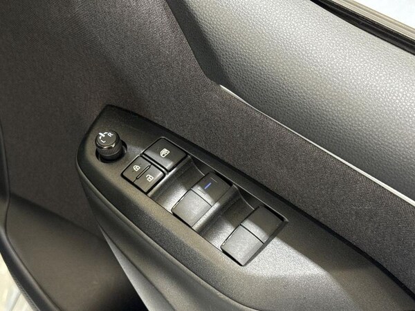 Used Toyota Yaris 2022 for sale - 76154208: Photo 17