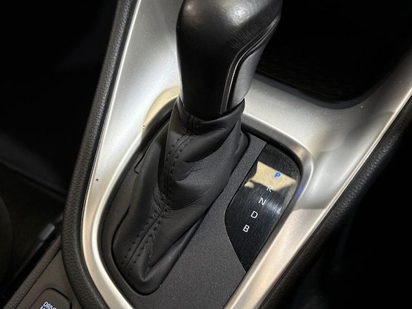Used Toyota Yaris 2022 for sale - 76154208: Photo 23