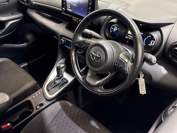 Used Toyota Yaris 2022 for sale - 76154208: Photo 3