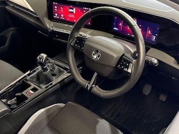 Used Vauxhall Astra 2023 for sale - 77884475: Photo