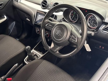 Used Suzuki Swift 2023 for sale - 79170349: Photo