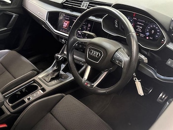Used Audi Q3 2021 for sale - 75288997: Photo