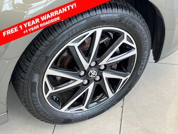 Used Toyota Yaris 2023 for sale - 77064027: Photo