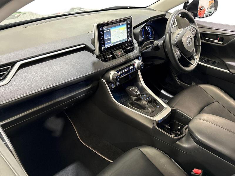 Used Toyota RAV4 2022 for sale - 76172610: Photo 11