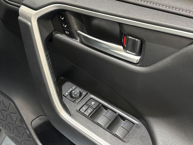 Used Toyota RAV4 2022 for sale - 76172610: Photo 17