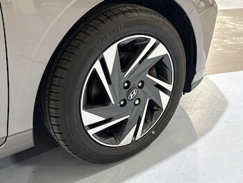 Used Hyundai i20 2021 for sale - 77427300: Photo