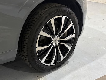 Used Volvo XC60 2023 for sale - 77301130: Photo