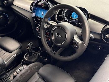 Used MINI Hatch 2024 for sale - 78687800: Photo