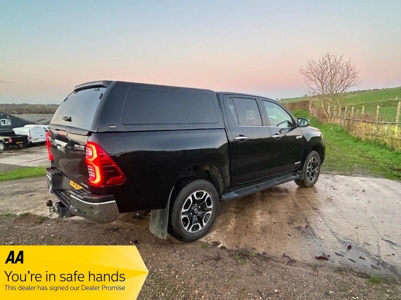 Used Toyota Hilux 2023 for sale - 77016479: Photo 8