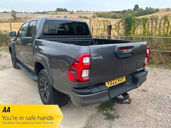 Used Toyota Hilux 2022 for sale - 75552471: Photo