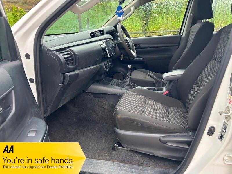 Used Toyota Hilux 2018 for sale - 76441020: Photo 8